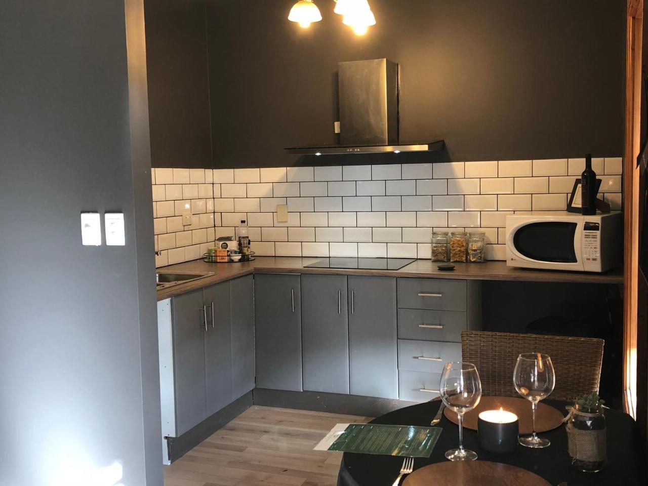 Amande Bed And Breakfast Mclaren Vale Bagian luar foto