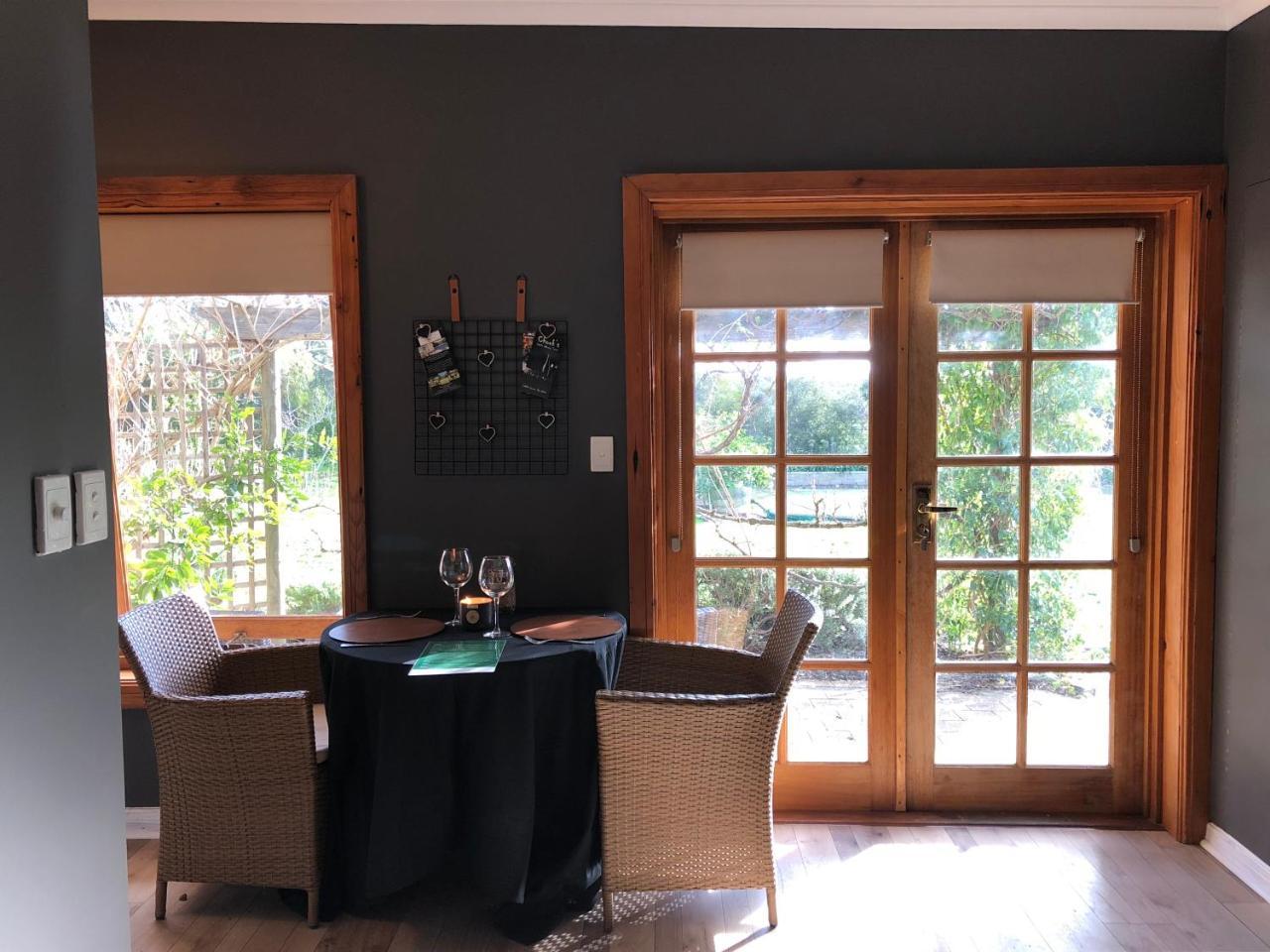 Amande Bed And Breakfast Mclaren Vale Bagian luar foto